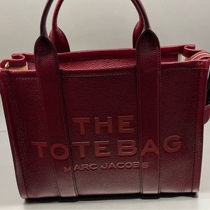 Marc Jacobs medium The Tote Bag leather Cherry color